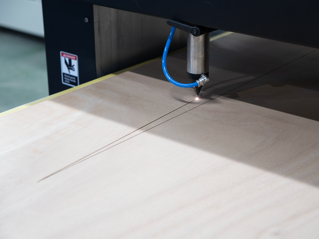 千葉県船橋市の木工工場に導入したレーザー機