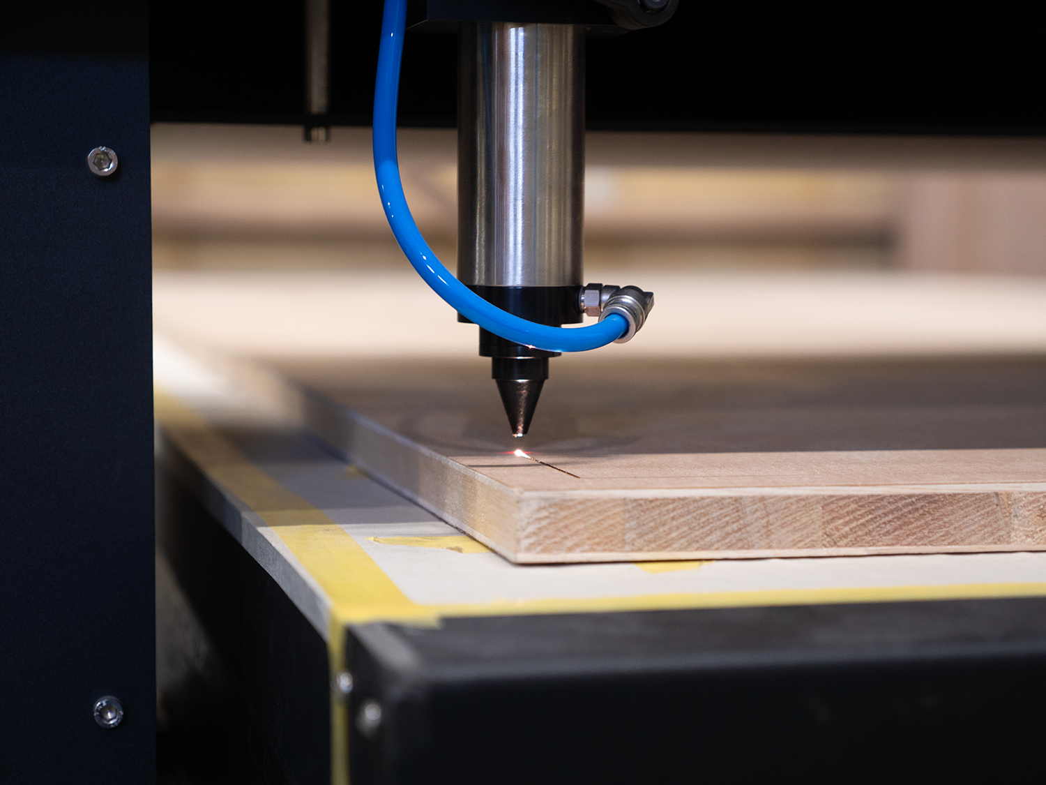 千葉県船橋市の木工工場に導入したレーザー機